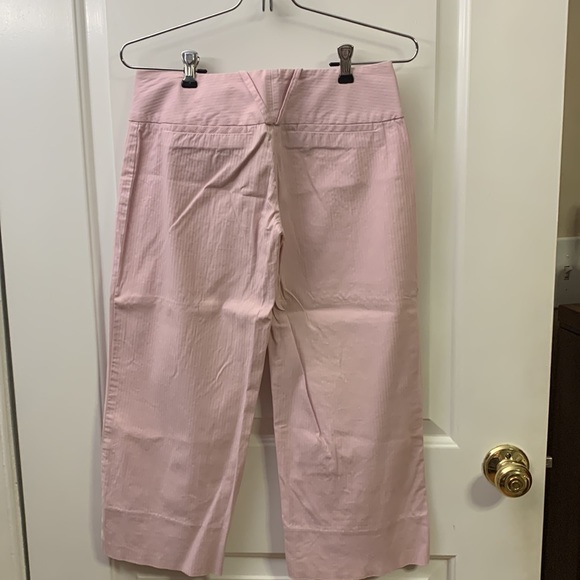 Bebe pink size 4 capri pants - Picture 2 of 4